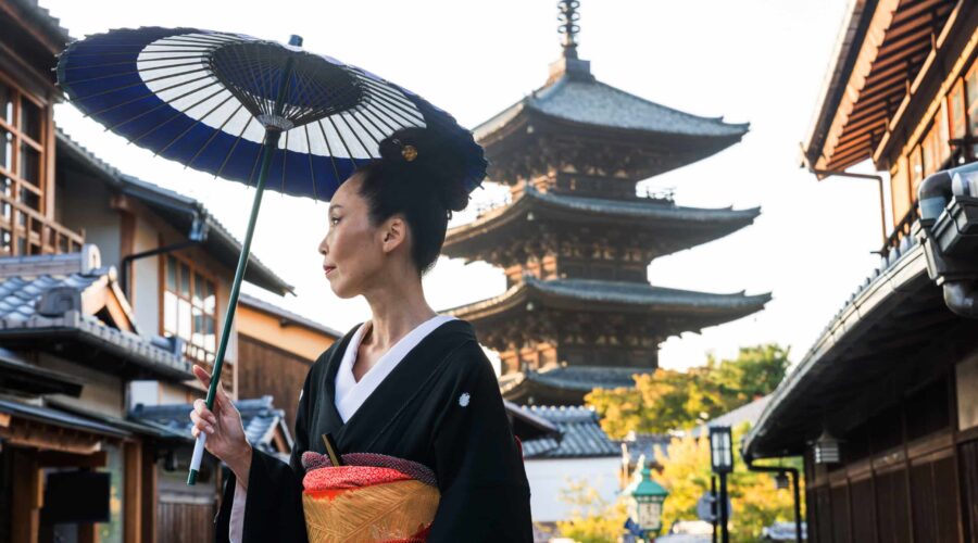 Japan Rail Pass : The Ultimate Aussie Guide to Exploring Japan by Train