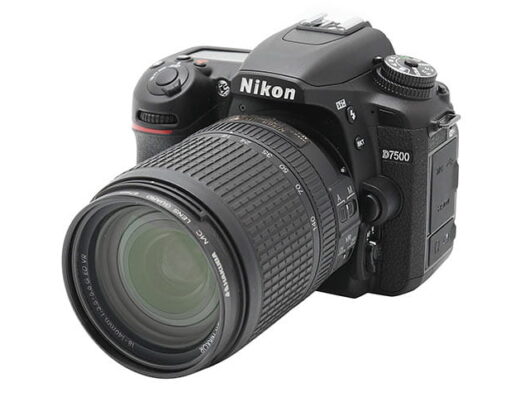 Nikon D7500 (AF-S DX 18-140mm F3.5-5.6G ED VR) Rental in Japan