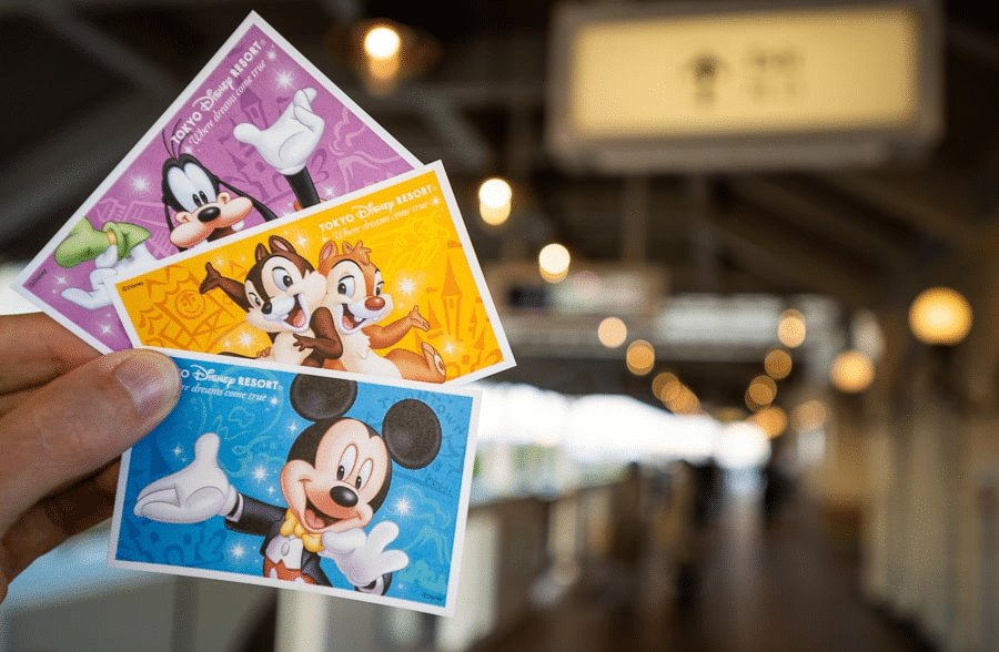 Tokyo Disneyland Visitor Guide