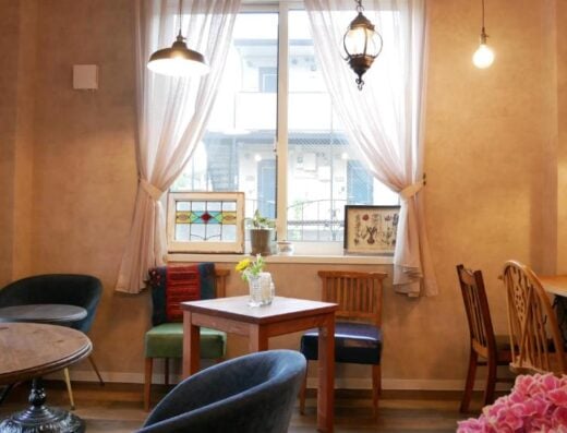 7 Rooms Hotel & Cafe Tokyo: Boutique Designer Stay Near Disneyland with Cozy Rooms