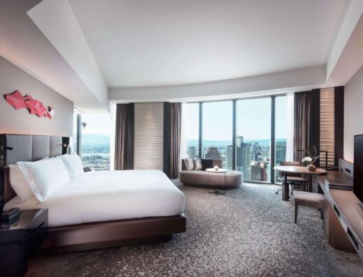 Conrad Osaka: 5-Star High-Rise Hotel in Nakanoshima