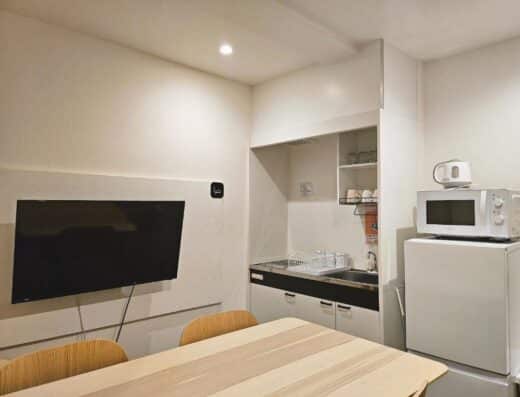 Hermitage Hotel Nishishin Tokyo: Spacious Apartment Stay in Shinjuku with Kitchen & Free WiFi