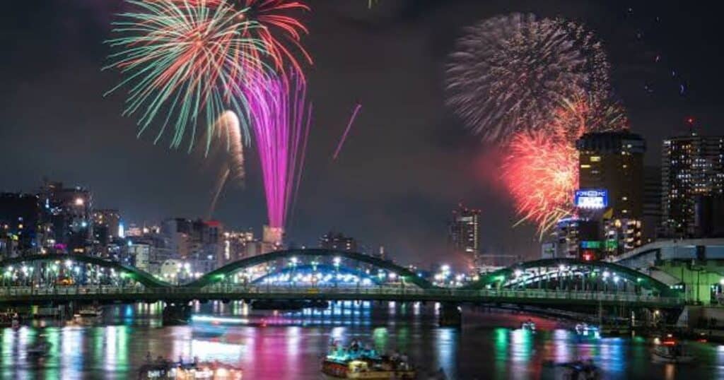 Akigawa River Basin Fireworks Festival