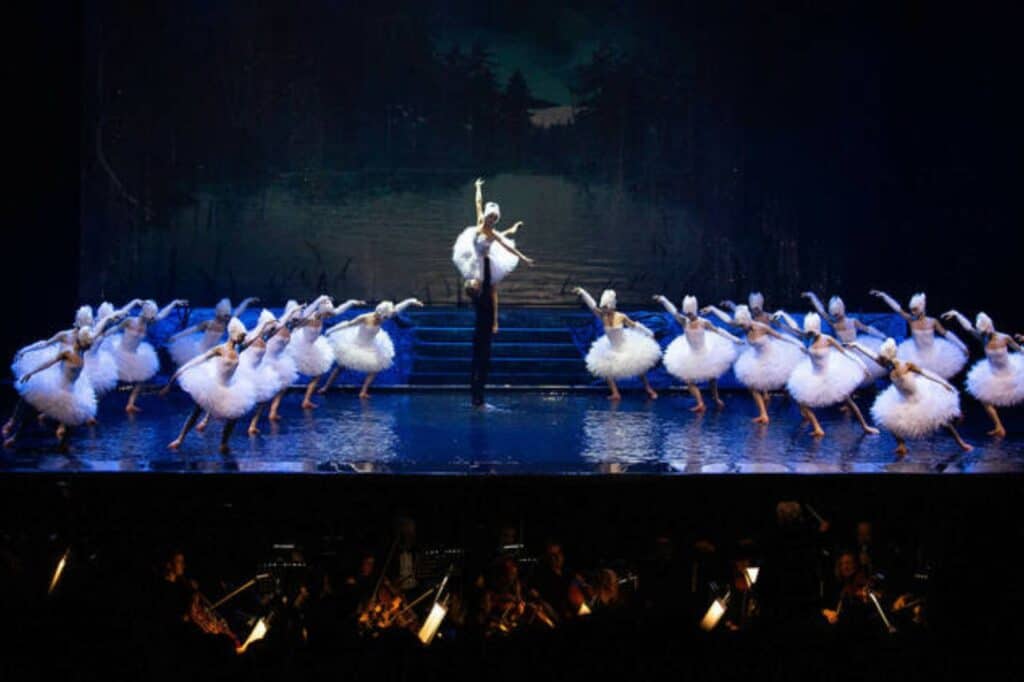 TOKYO Swan Lake