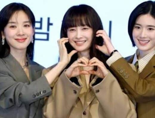 Young Lady Stage Greeting